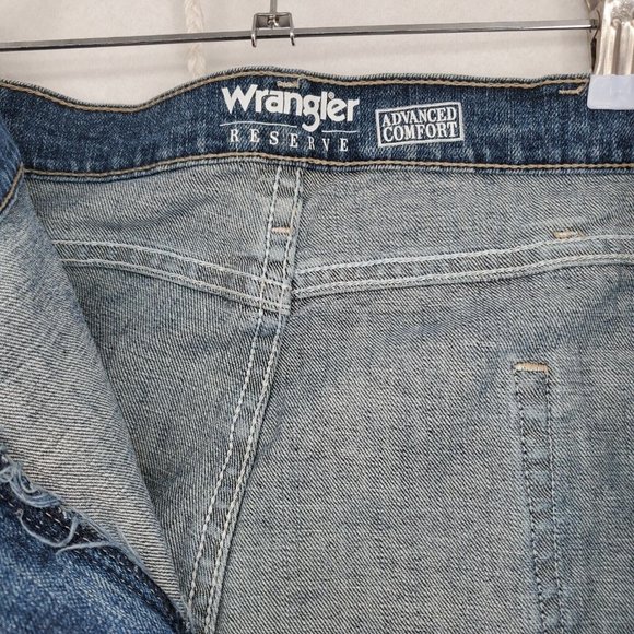 WRANGLER Jeans Men's Regular Fit Straight Leg Denim Blue Size 42 x 30 - Picture 8 of 12